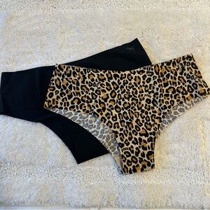 2 Victoria’s Secret PINK Black & Leopard No Show Cheeky Panty Medium